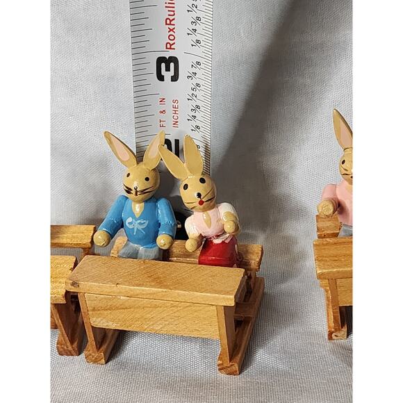 VINTAGE ERZGEBIRGE Easter Wood Bunny Rabbit Figurines Germany School Bench - Picture 11 of 12